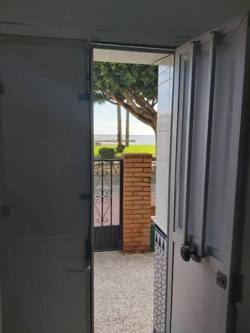 Beachfront House مالقة المظهر الخارجي الصورة