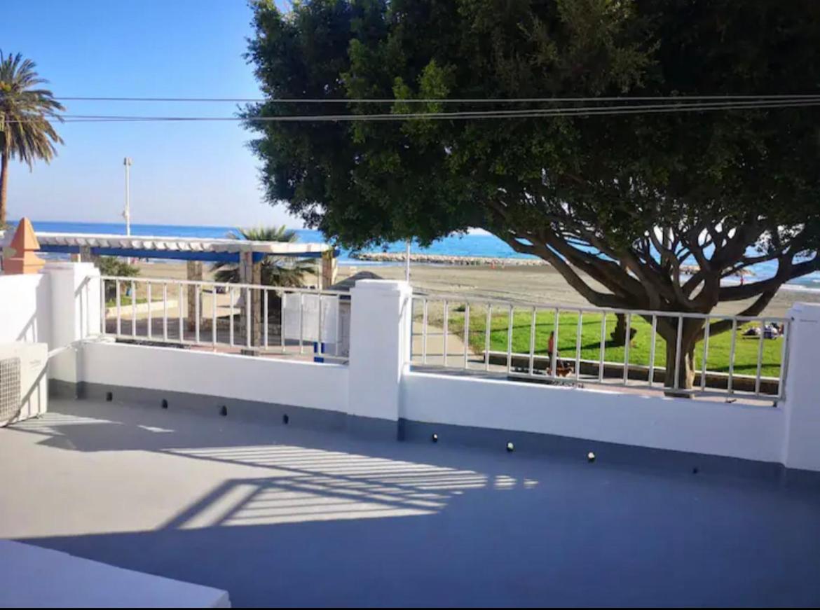Beachfront House مالقة المظهر الخارجي الصورة