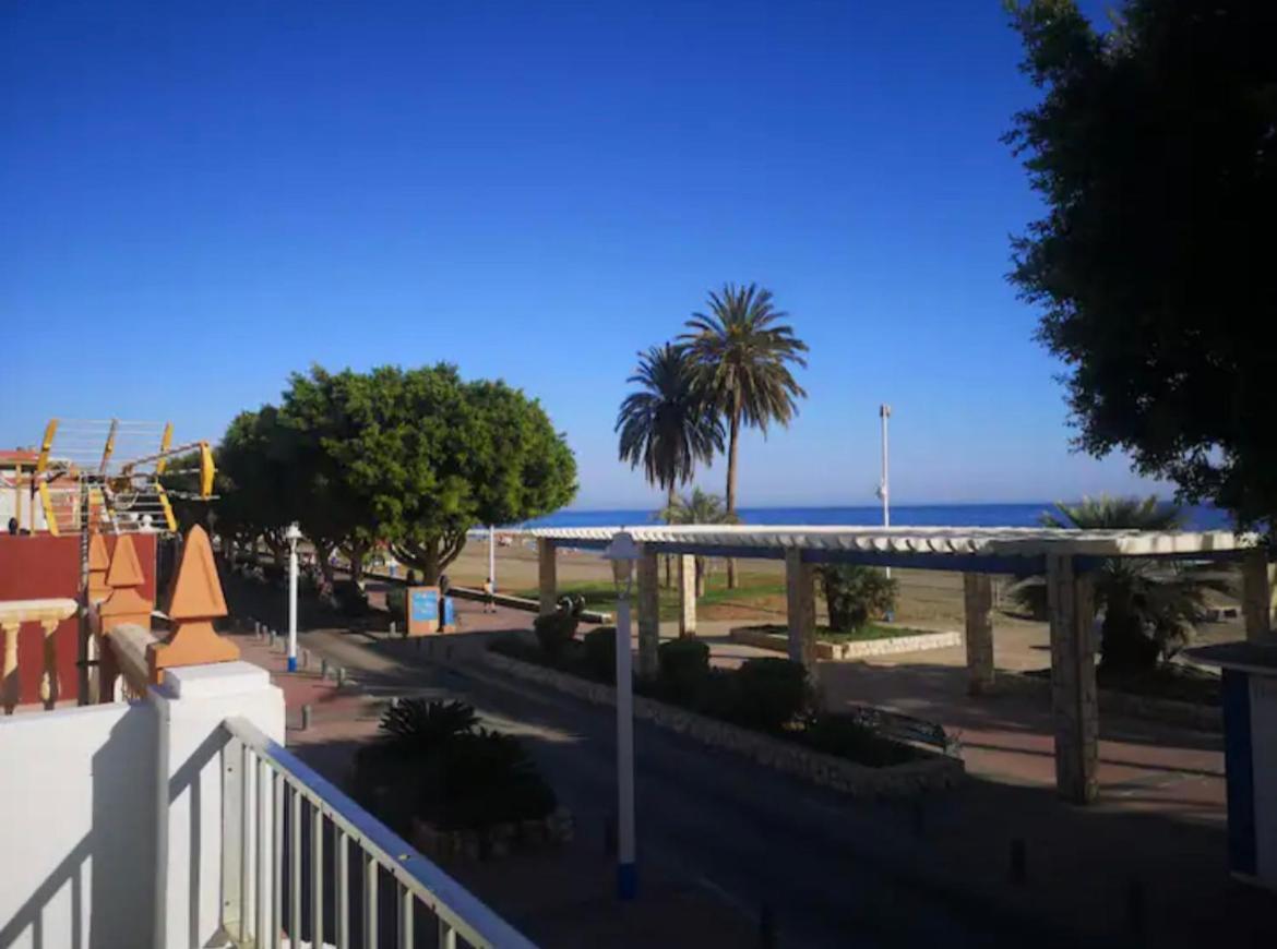 Beachfront House مالقة المظهر الخارجي الصورة
